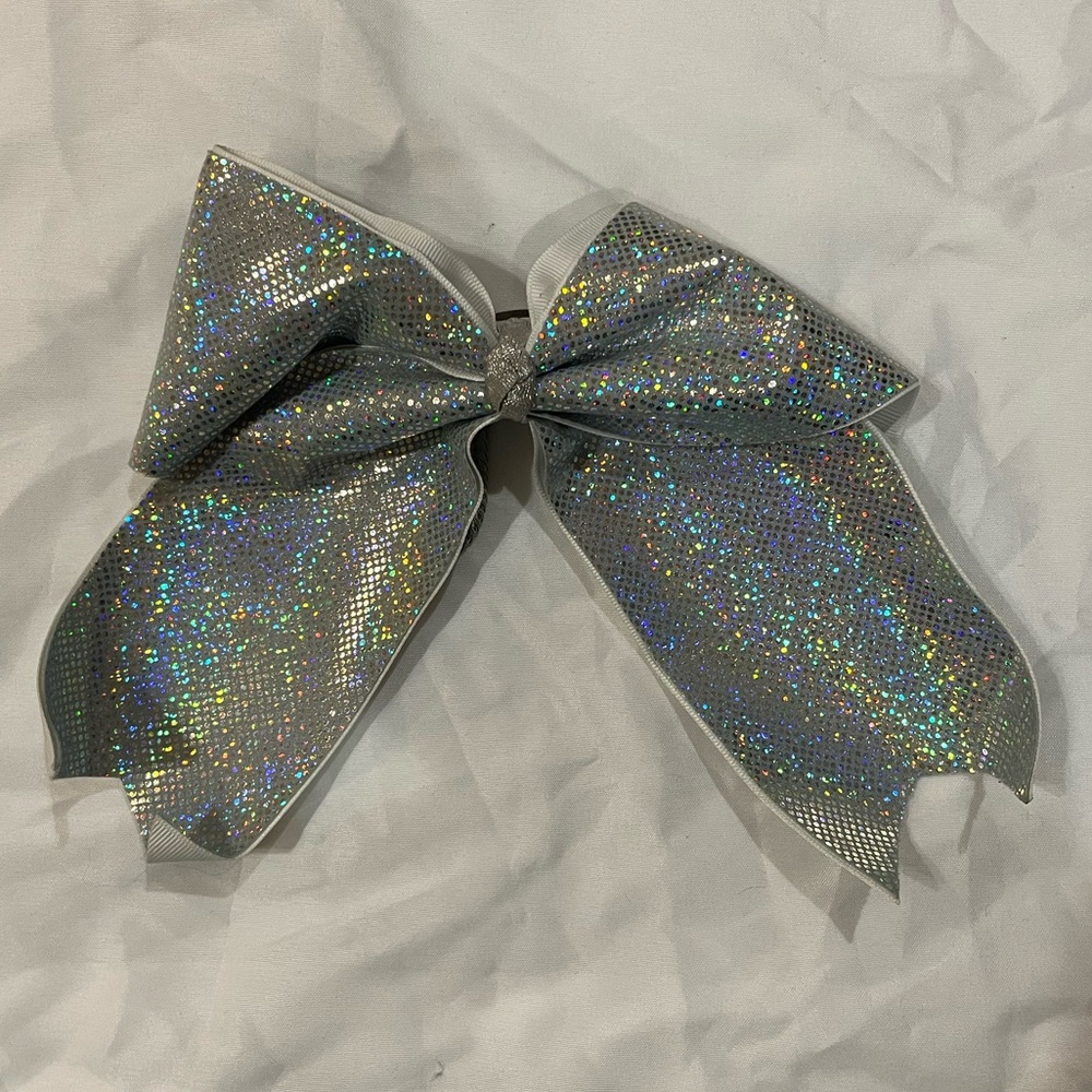 9.5 inch x 8 inch Silver Bow
